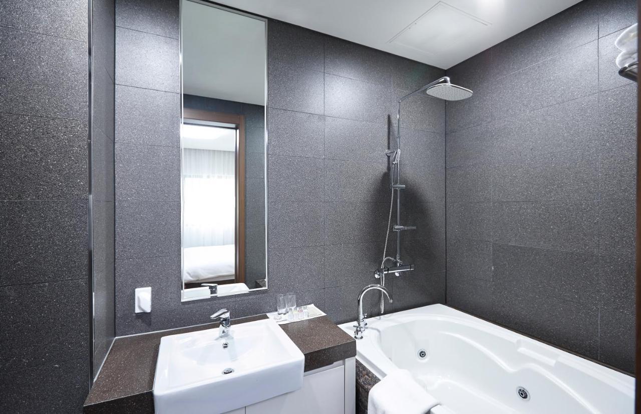 Pyeongchang The White Hotel Ngoại thất bức ảnh